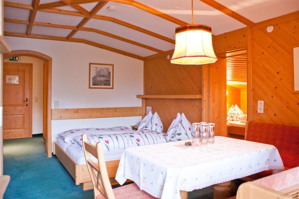 Hotel-Gasthof "Zur Muehle" Kaprun Szoba fotó