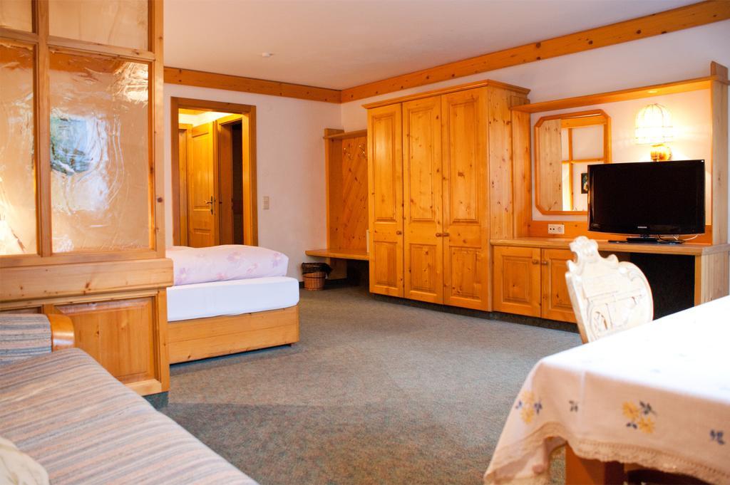 Hotel-Gasthof "Zur Muehle" Kaprun Szoba fotó